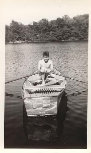 BillDRowBoatLakeT1939