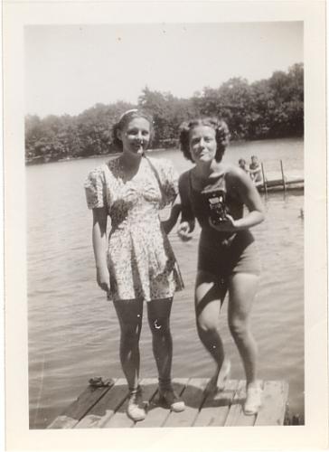 PearlAndFriendDockLakeT1937