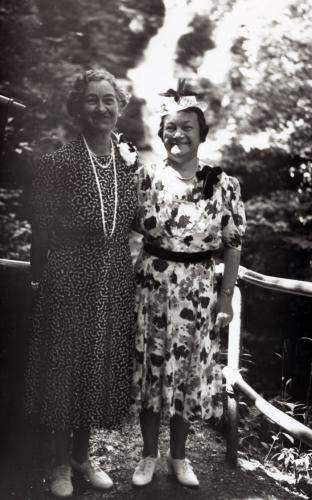 1941 Mother Davids and Mama