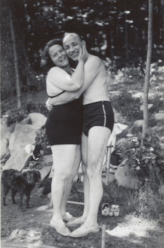1942 Laurel and Harry at Lake