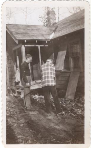 BillJrBillSrDavidsLakeTDec1945