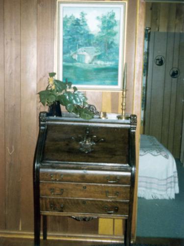 1976 August Judy's painting of Dan Beards boat house